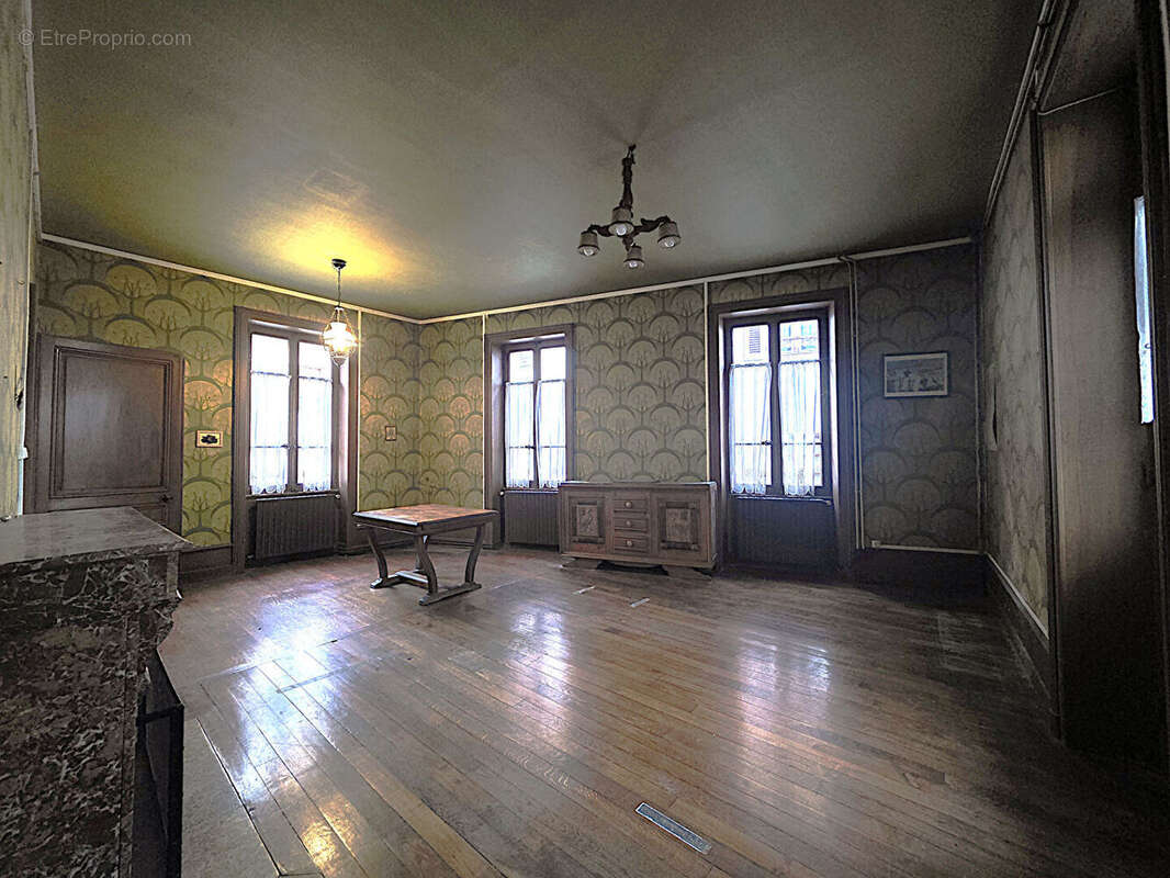 Maison à SAINT-GENIX-SUR-GUIERS