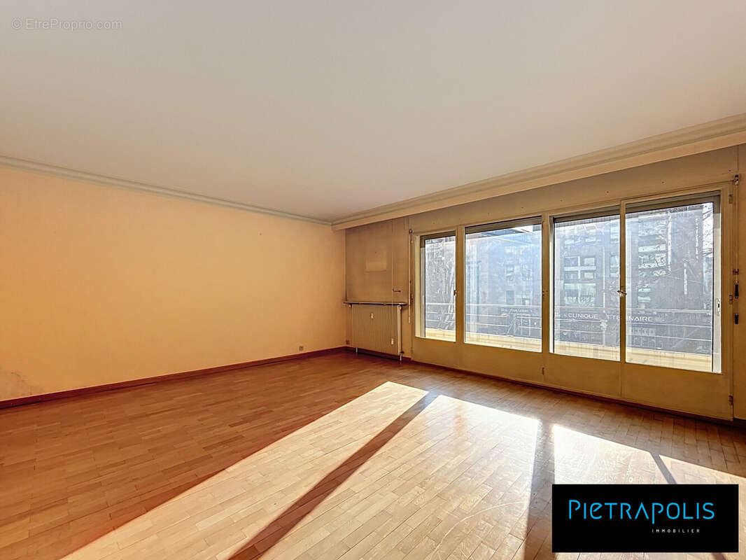 Appartement à LYON-8E