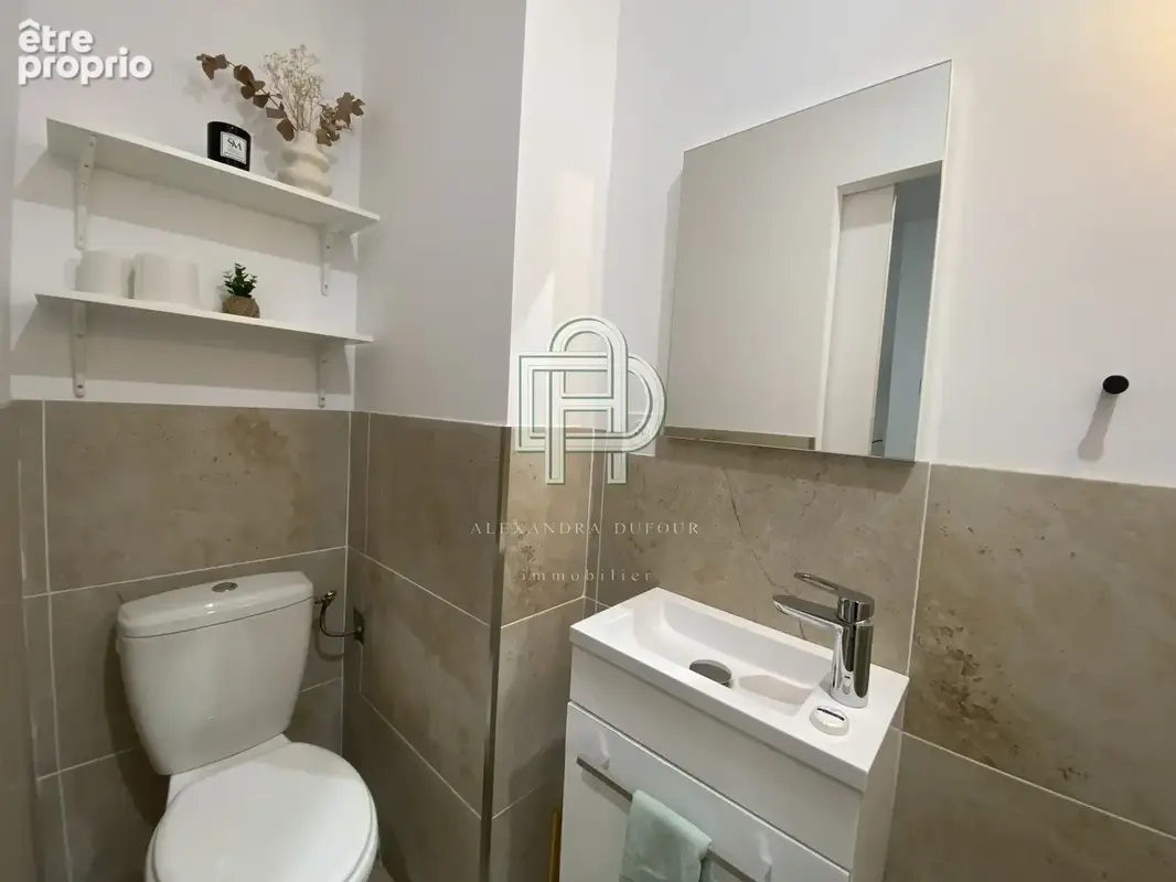 Belles Prestations  - Studio 18 m2 entièrement rénové et meublé avec Parking Privatif   À deux pas de la Plage - photo 3