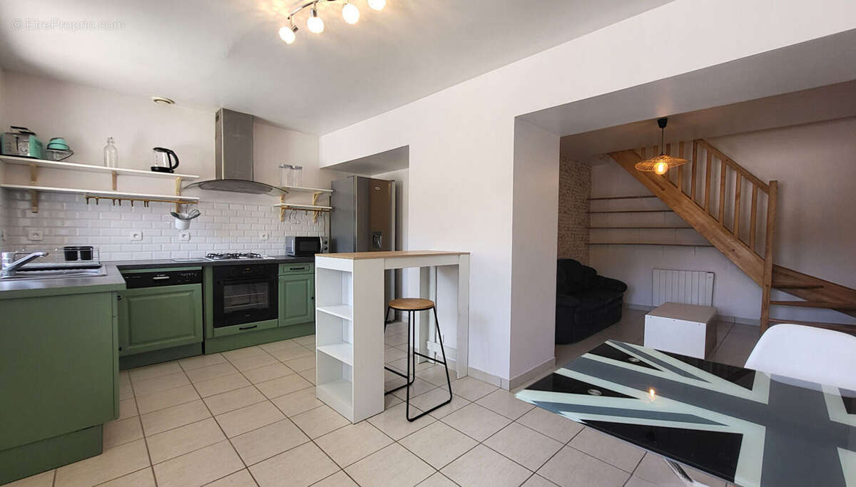 T2 en duplex de 46m², Rénové, Espace extérieur privatif - photo 3