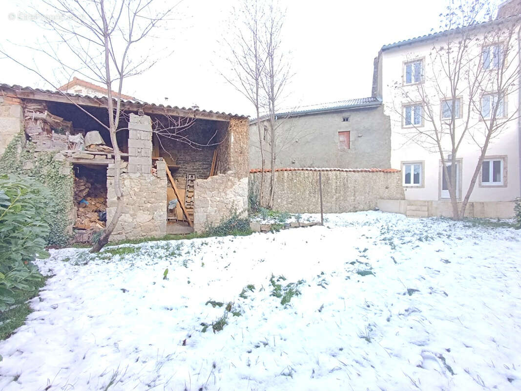 Autre à SAINT-PIERRE-DU-CHAMP