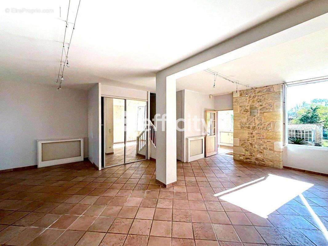 Maison à CARBON-BLANC