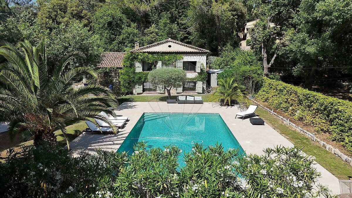 Maison à ROQUEFORT-LES-PINS