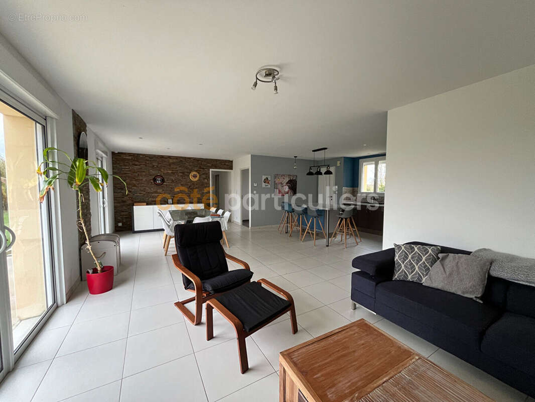 Maison à LA BOISSIERE-DE-MONTAIGU