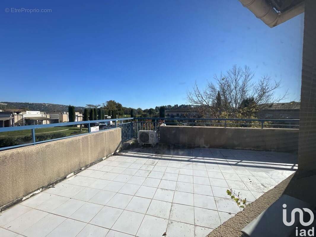 Photo 3 - Commerce à TOURRETTES