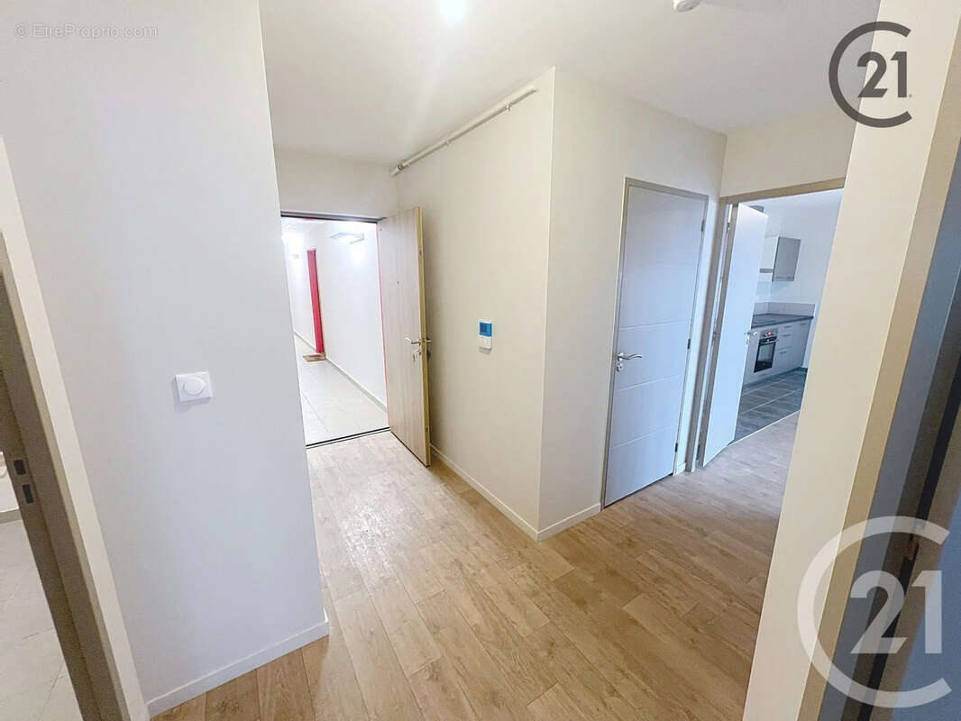 Appartement 72 m² à Auxerre  - photo 2