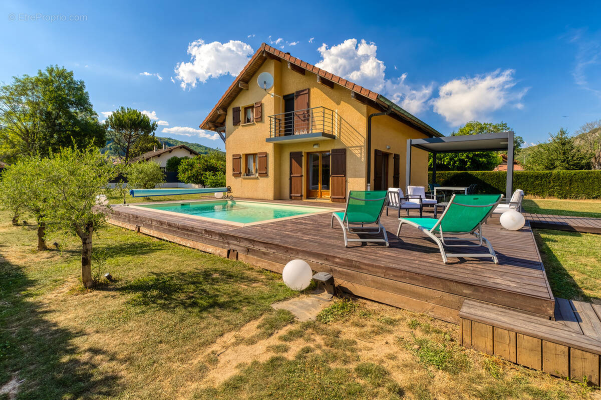 Maison à SAINT-PIERRE-DE-CURTILLE