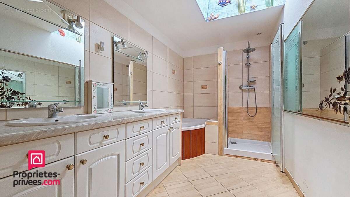 Maison à BOURCEFRANC-LE-CHAPUS