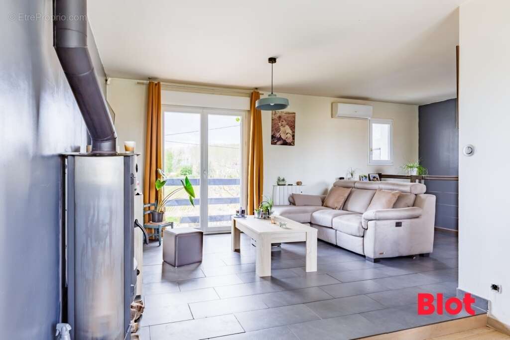 Maison à SAINT-JULIEN-DE-CONCELLES