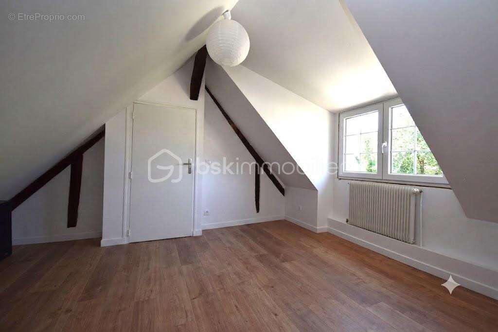 Superbe longère de caractère avec dépendances et fort potentiel - photo 13