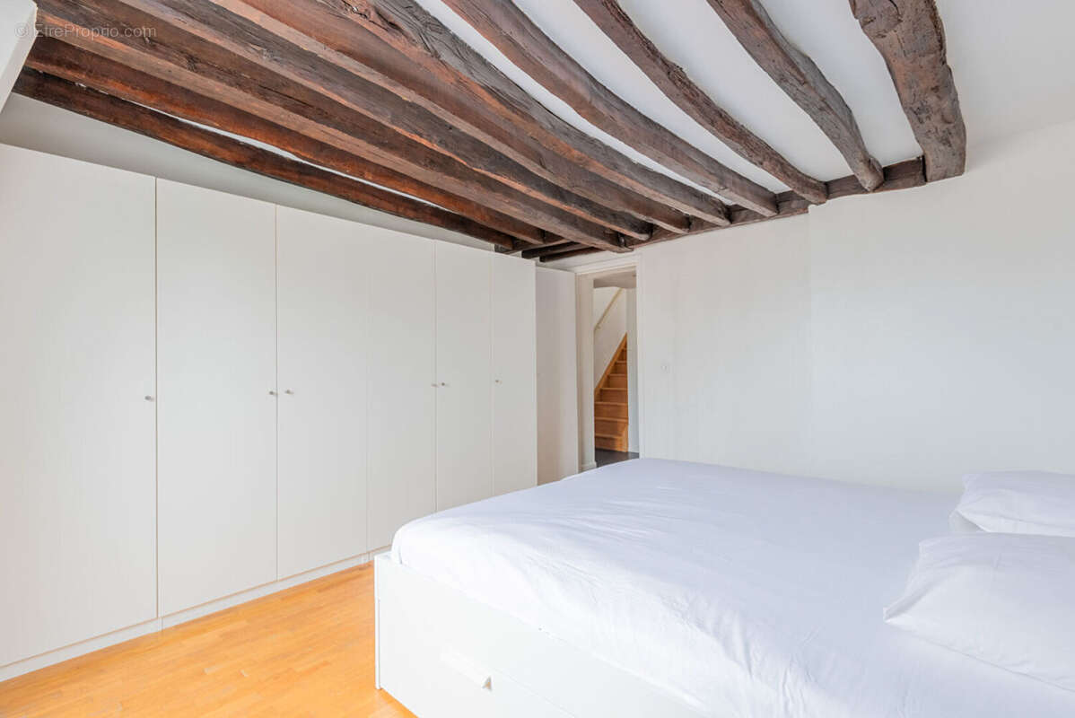 Appartement à PARIS-2E