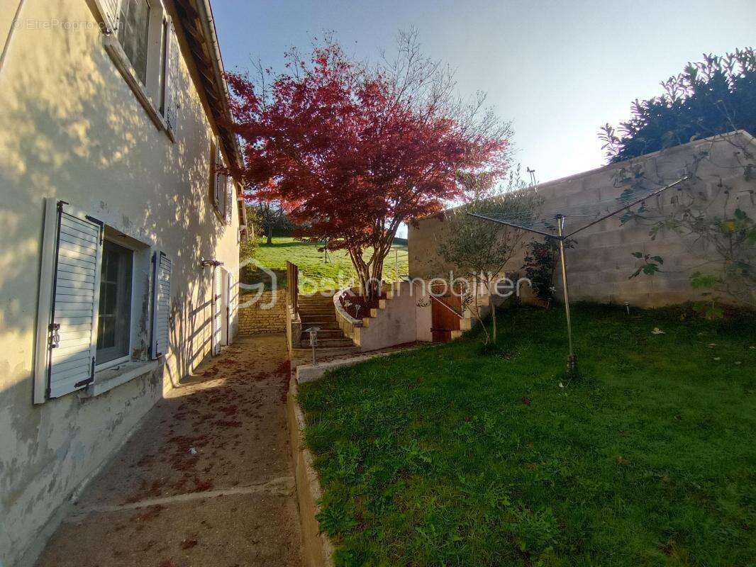 Maison à ETREPIGNEY