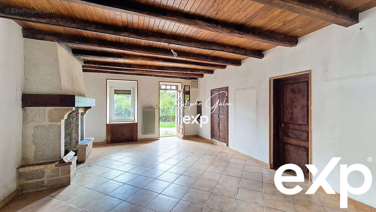 Maison à CHATEAUPONSAC