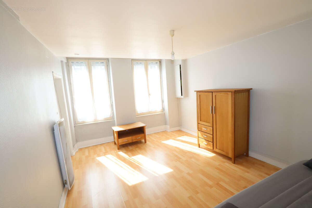 Appartement à LA CHARITE-SUR-LOIRE