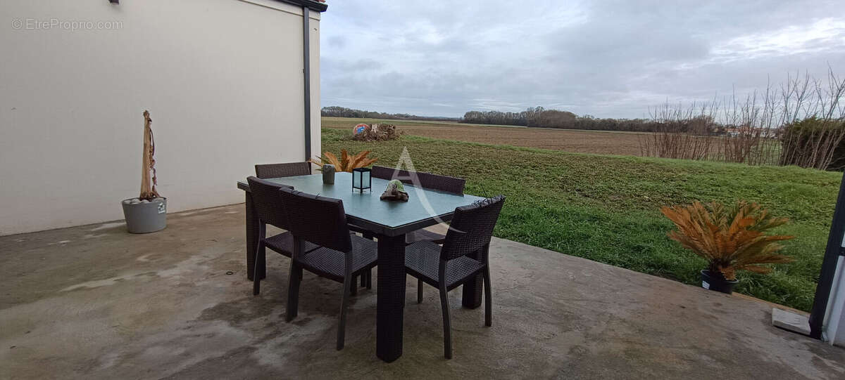 Maison à SAINT-NAZAIRE-SUR-CHARENTE