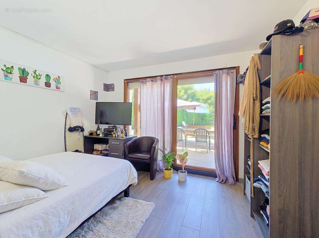 Maison 210 m² à Arenthon  - photo 10