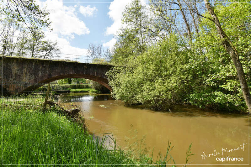 Maison à EPINEUIL-LE-FLEURIEL