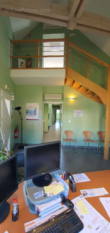 Commerce à MONTCEAU-LES-MINES