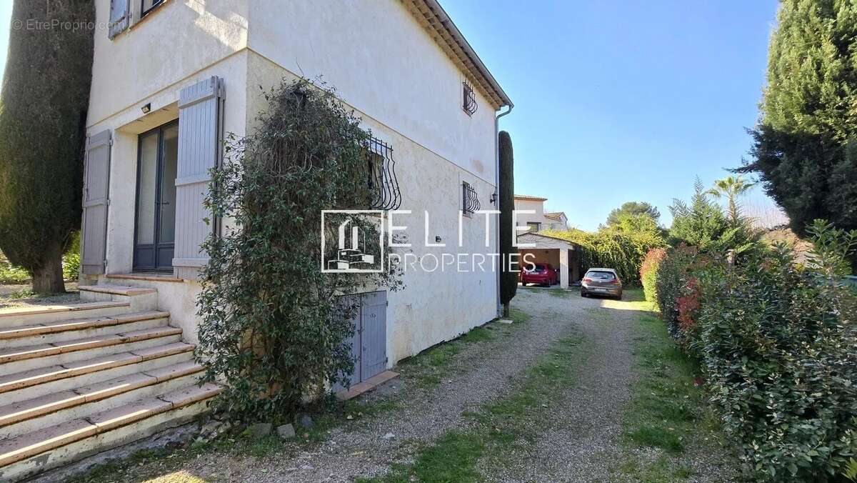 Maison à MOUANS-SARTOUX