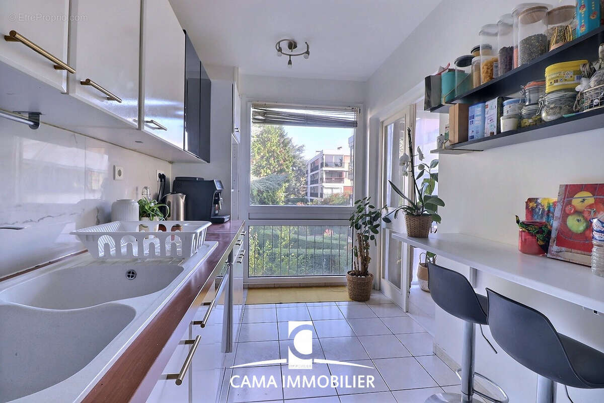 Appartement à FONTENAY-LE-FLEURY