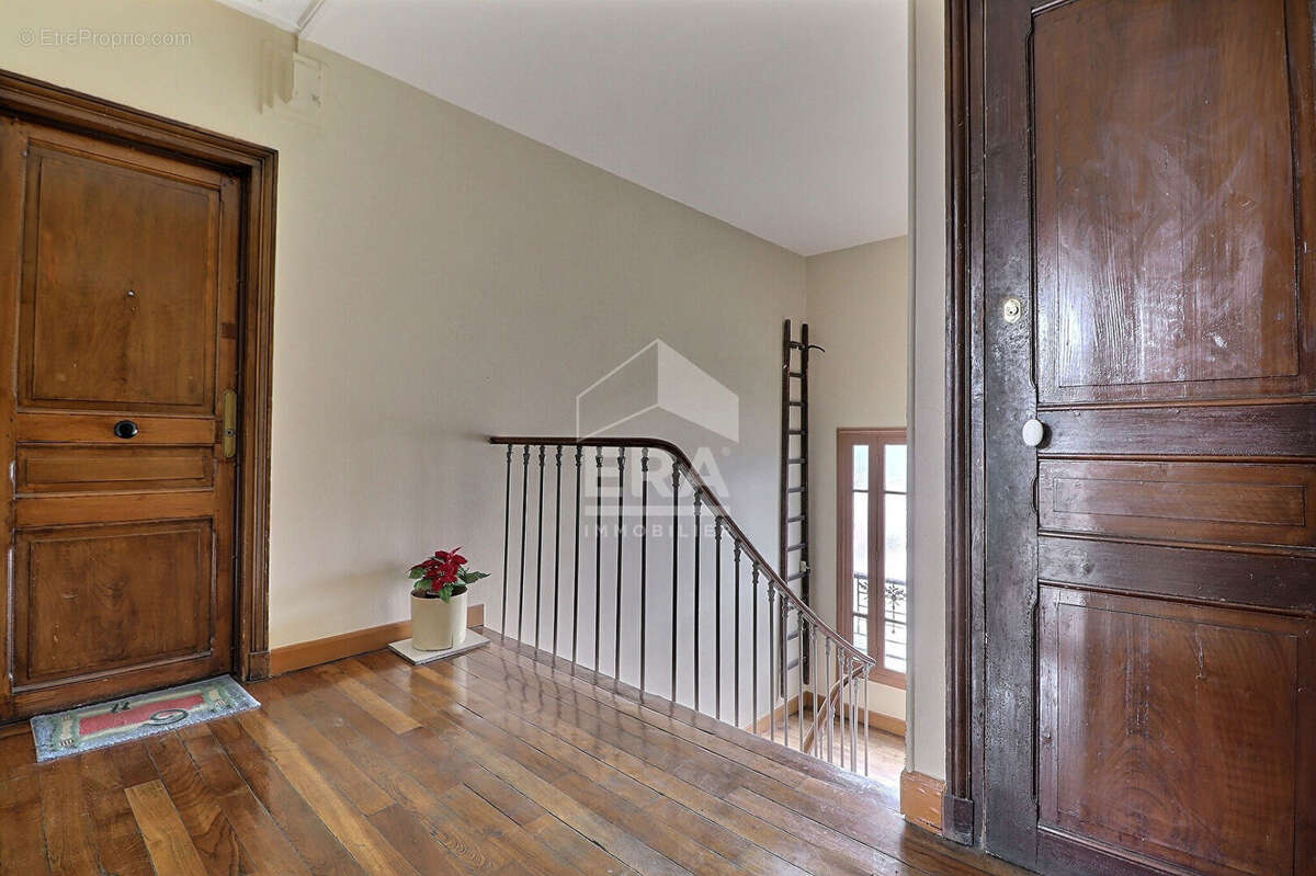 Appartement à LA COURNEUVE