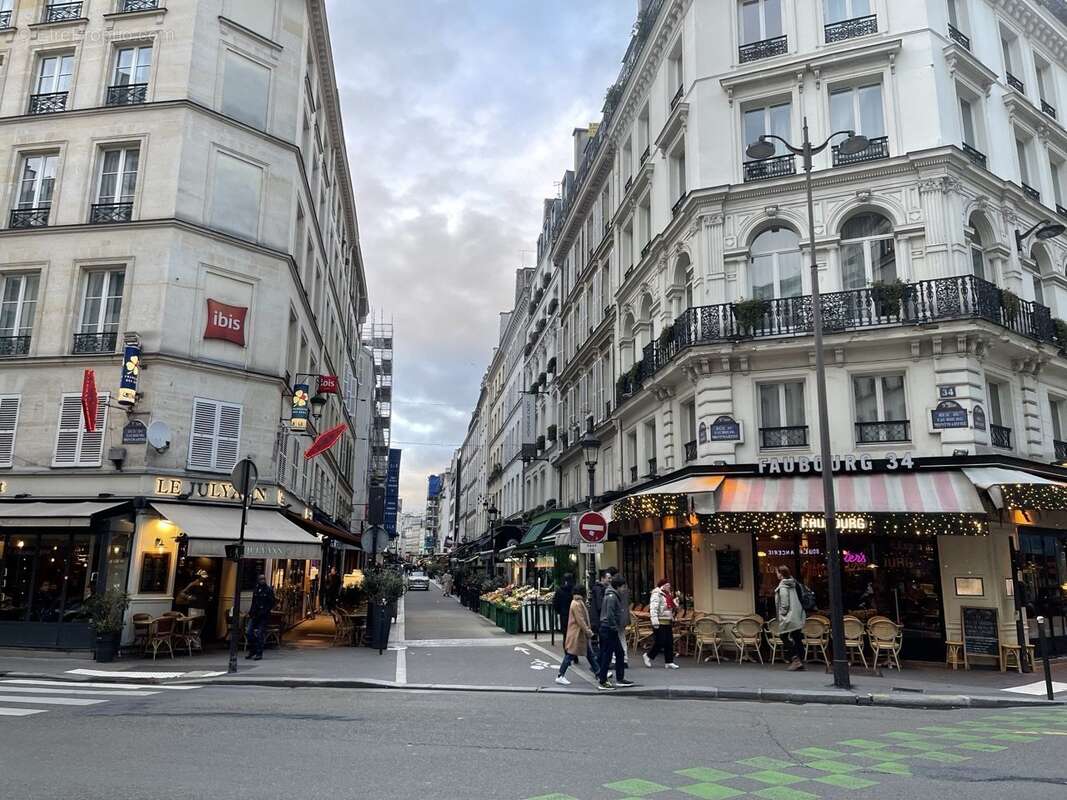 Autre à PARIS-9E