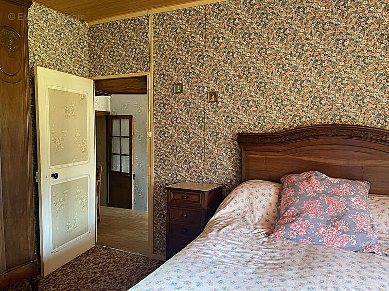 Maison à MOGNENEINS