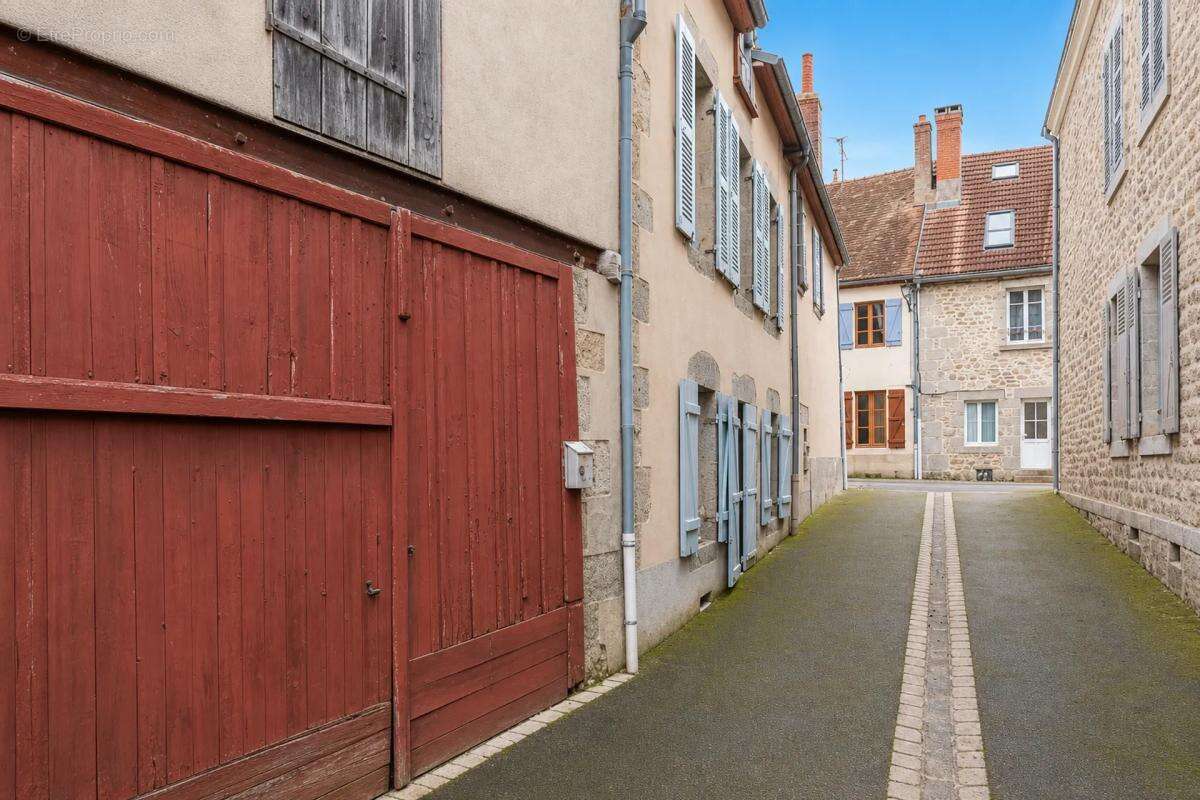 Maison à AUZANCES