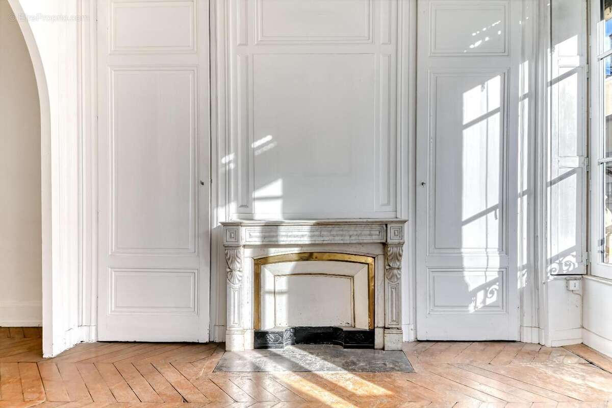   - Appartement à LYON-6E