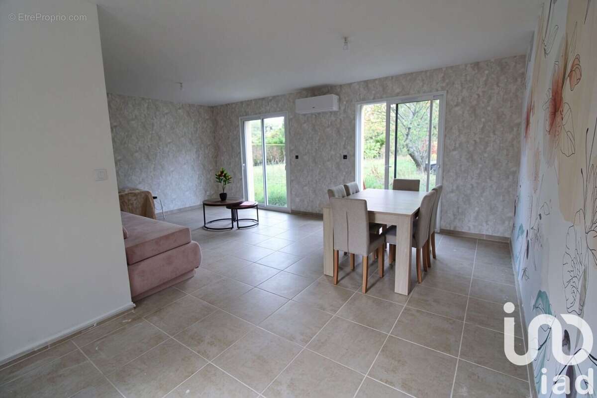 Photo 2 - Maison à VILLIERS-SUR-MORIN