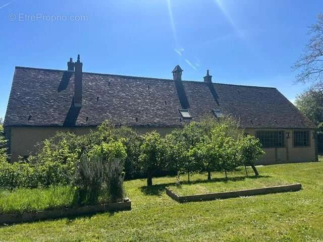 Maison à LONGNY-AU-PERCHE