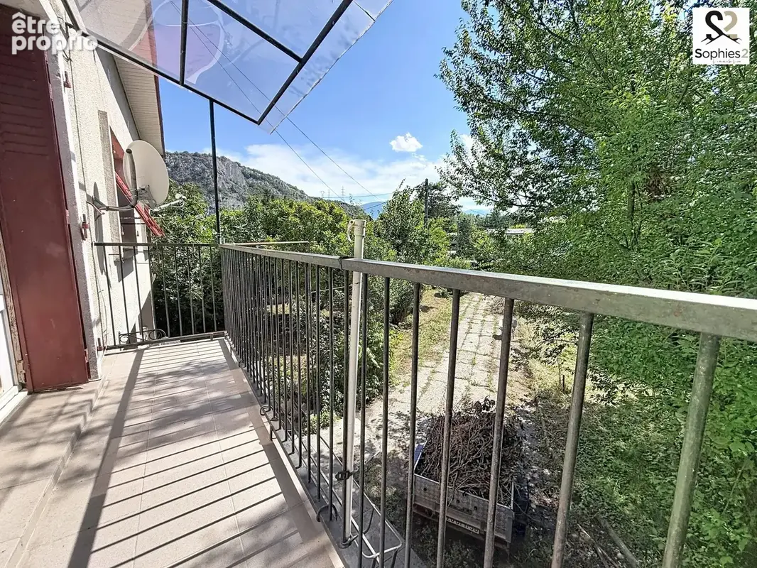 Maison 4 pièces 90 m² à vendre à Claix (38640) - photo 2