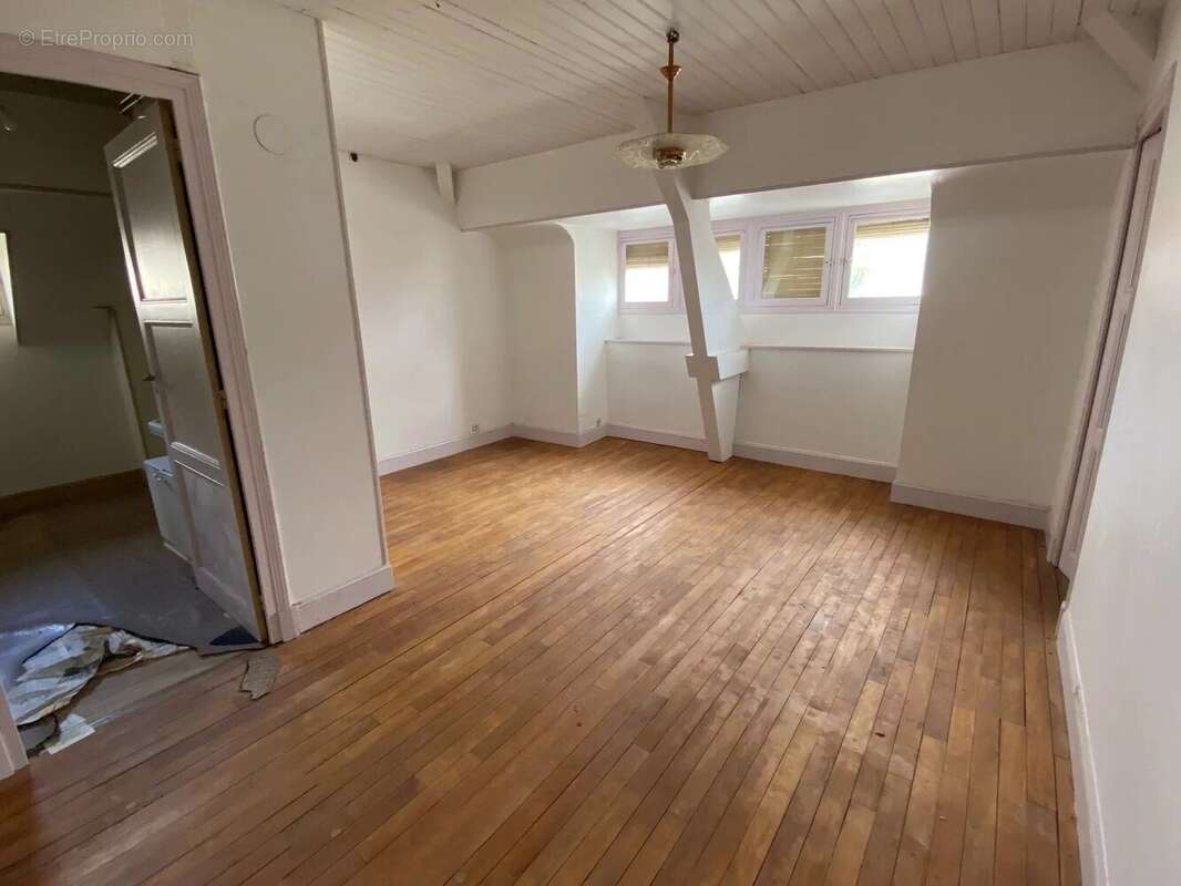 Maison 175 m² - 7 pièces avec dépendances - photo 16