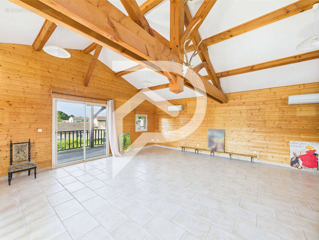 Maison à LIVRON-SUR-DROME