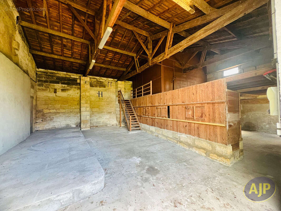 Maison Lalande De Pomerol 7 pièce(s) 184 m2 - photo 10