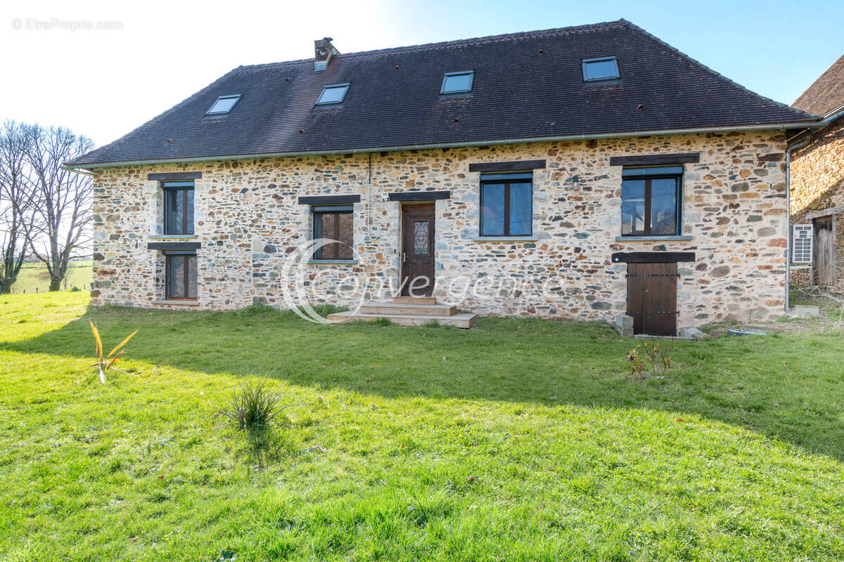 Maison à SAINT-VITTE-SUR-BRIANCE
