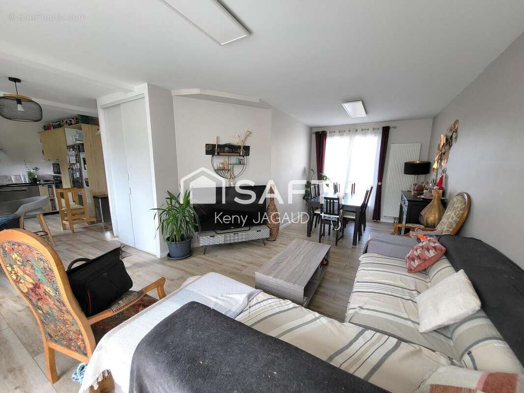 Photo 2 - Maison à FONTAINE-LE-COMTE