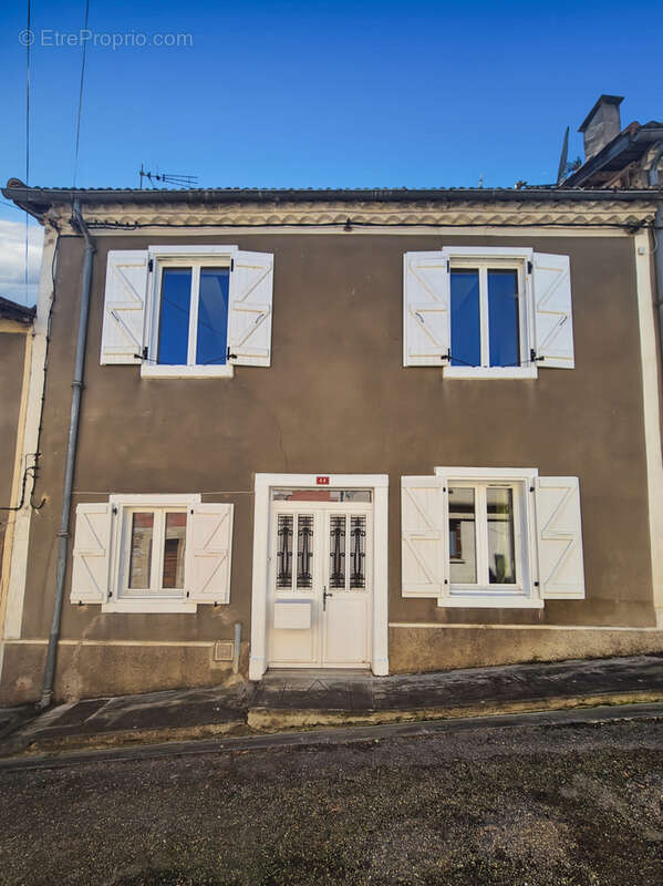 Maison à MAUVEZIN