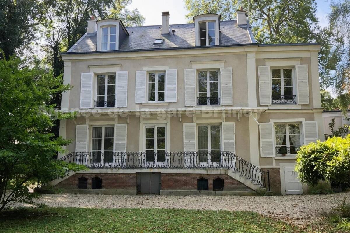 Arrière 2 - Maison à BRUNOY