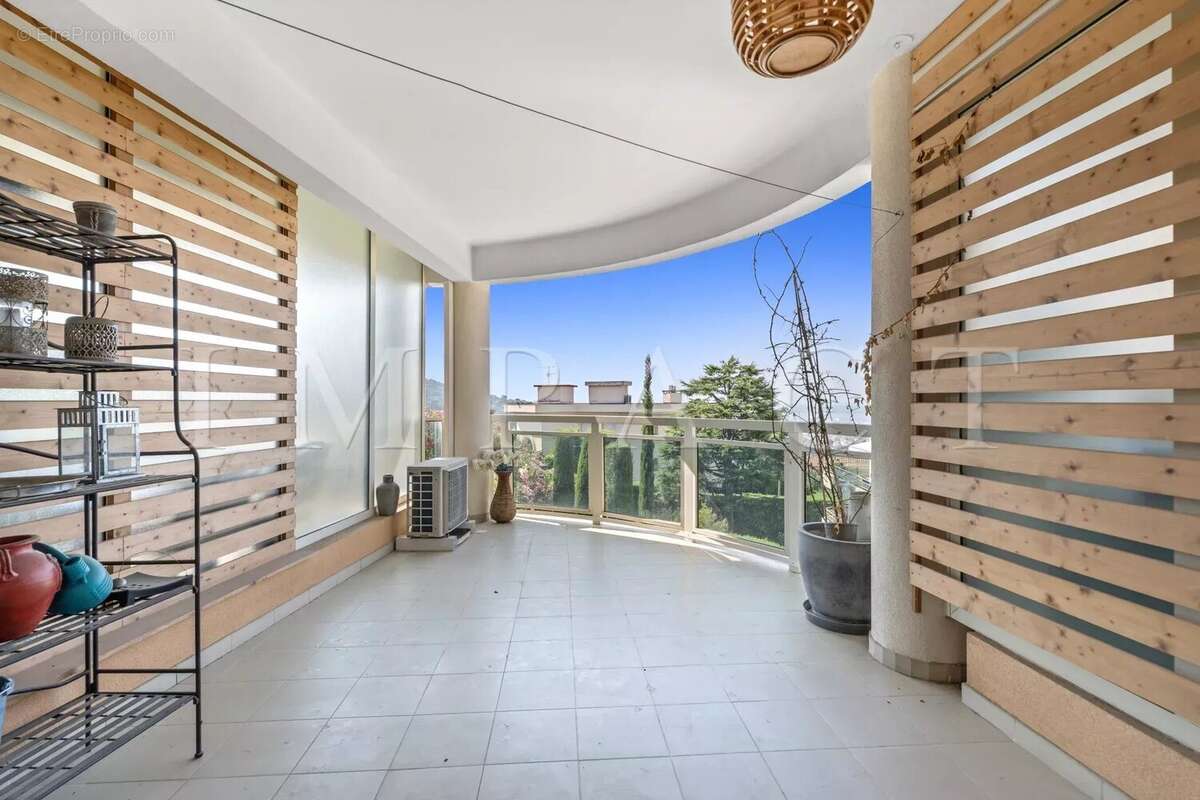 Appartement à LE CANNET