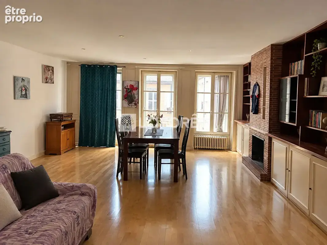 Immeuble à Salins Les Bains de 270 m² - photo 2