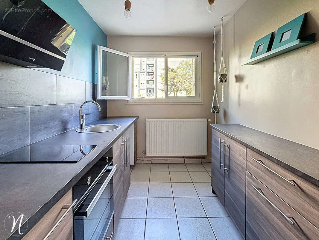 Appartement à SAINT-GENIS-LAVAL