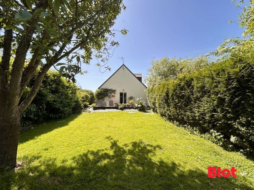 Maison à SAINT-MELOIR-DES-ONDES