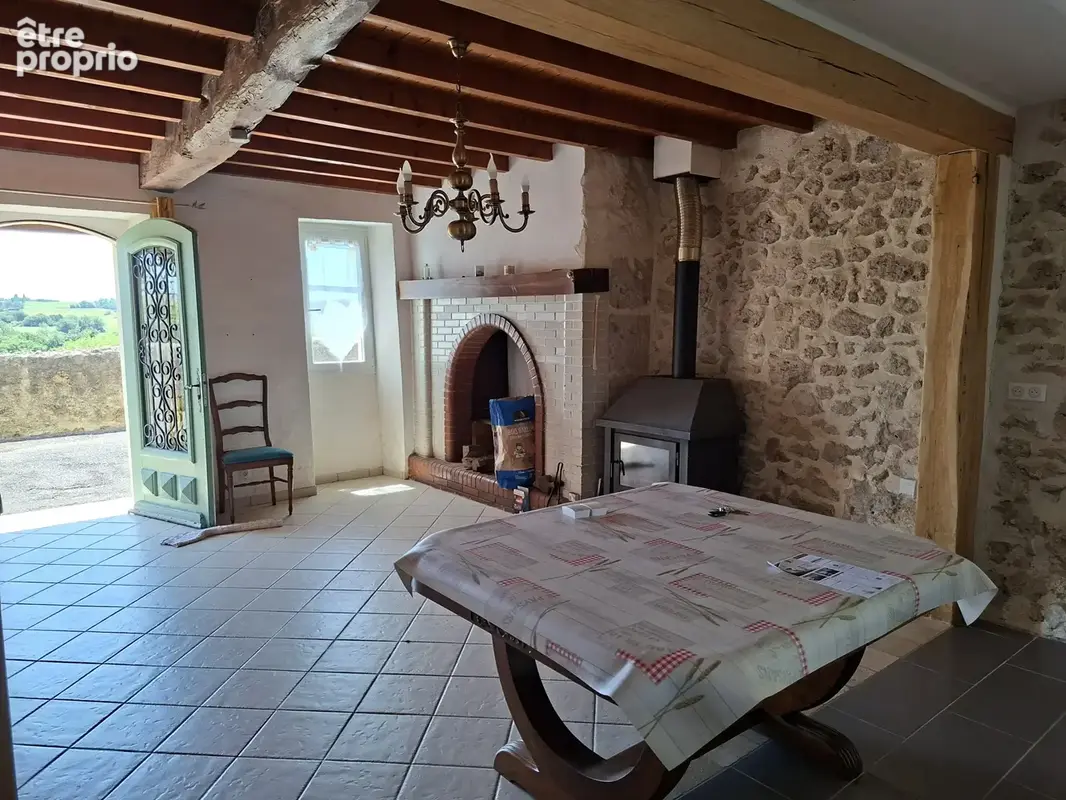 Maison à VIC-FEZENSAC