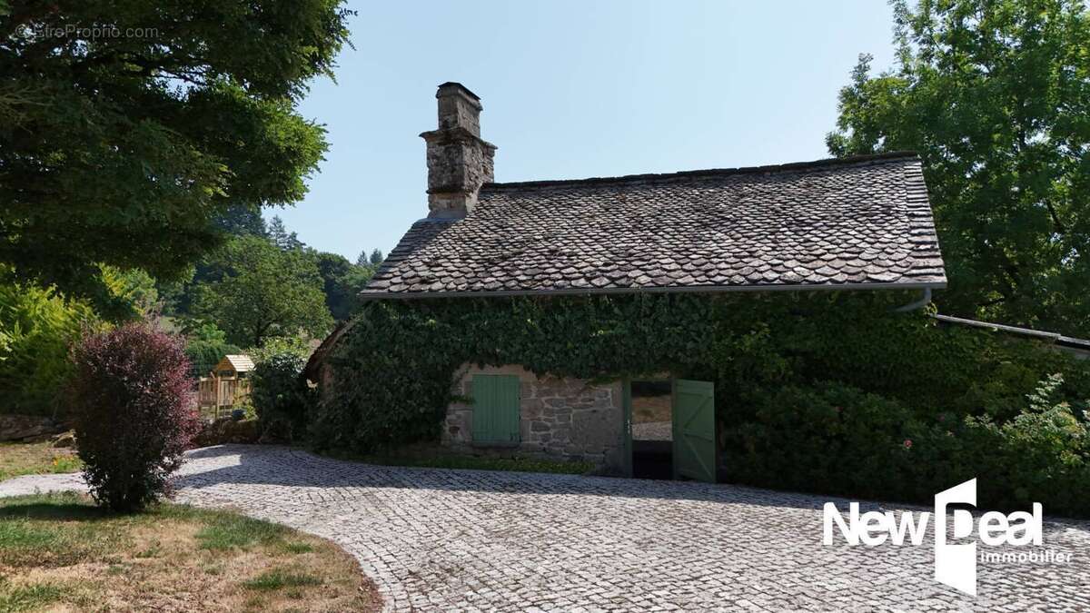 Maison à SERVIERES-LE-CHATEAU