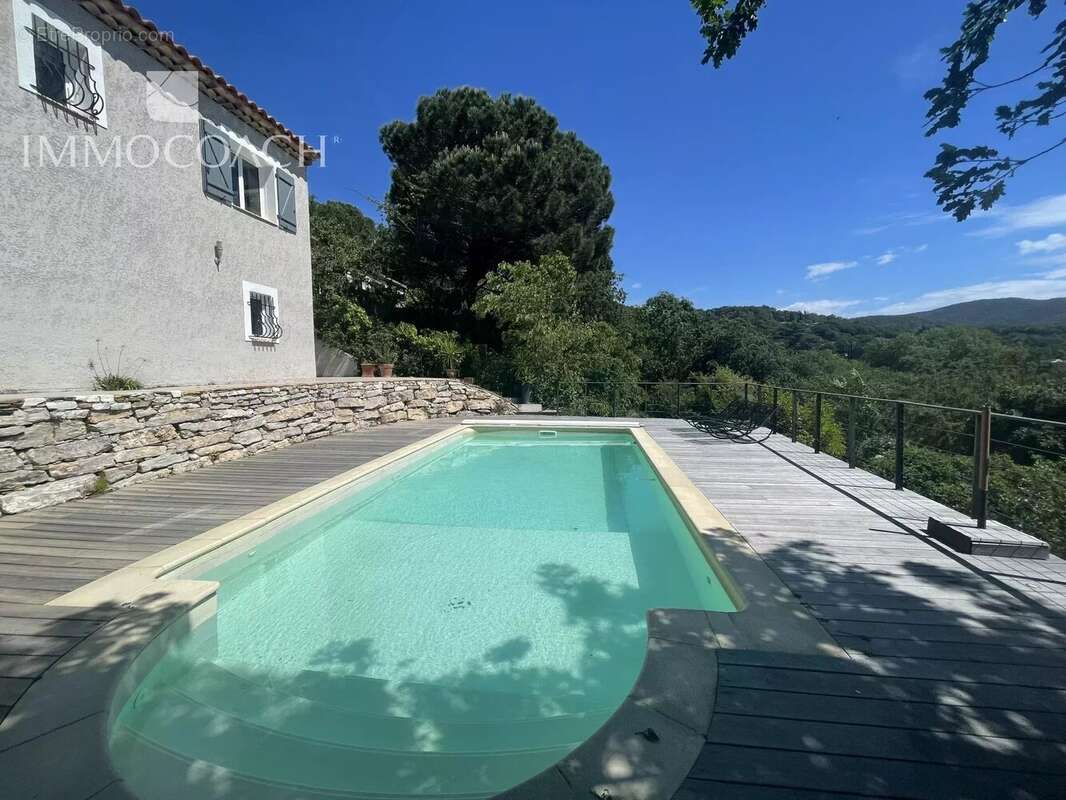 Maison à COLLOBRIERES