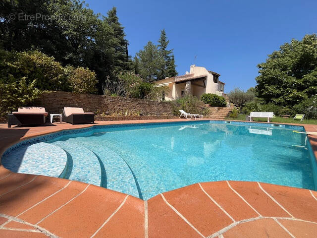 Quartier prisé, superbe et vaste villa avec piscine et pool house - photo 1