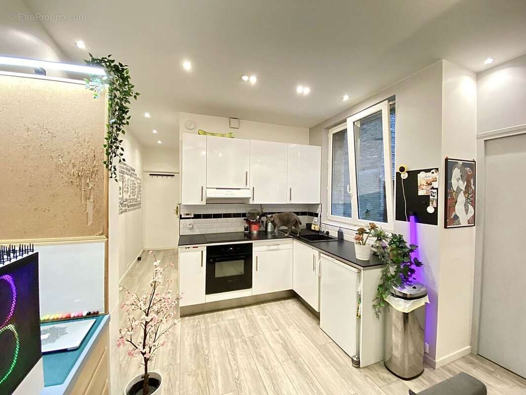 Appartement à PARIS-14E