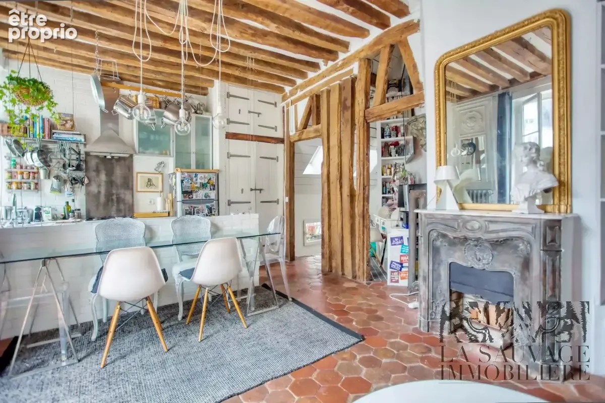 Duplex de caractère – Le Marais historique, dernier étage, vue sur les toits - photo 2