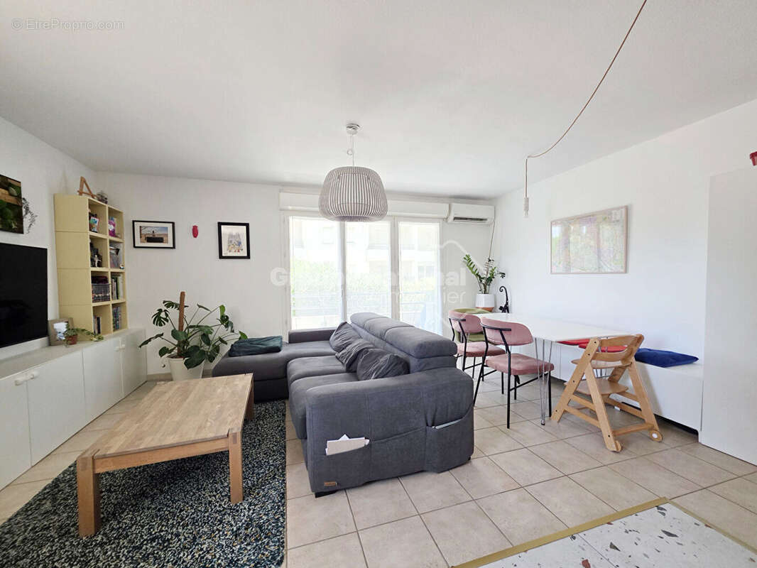 À VENDRE  Superbe T3 de 61 m² avec terrasse et 2 parkings à Miramas (13140) - photo 10